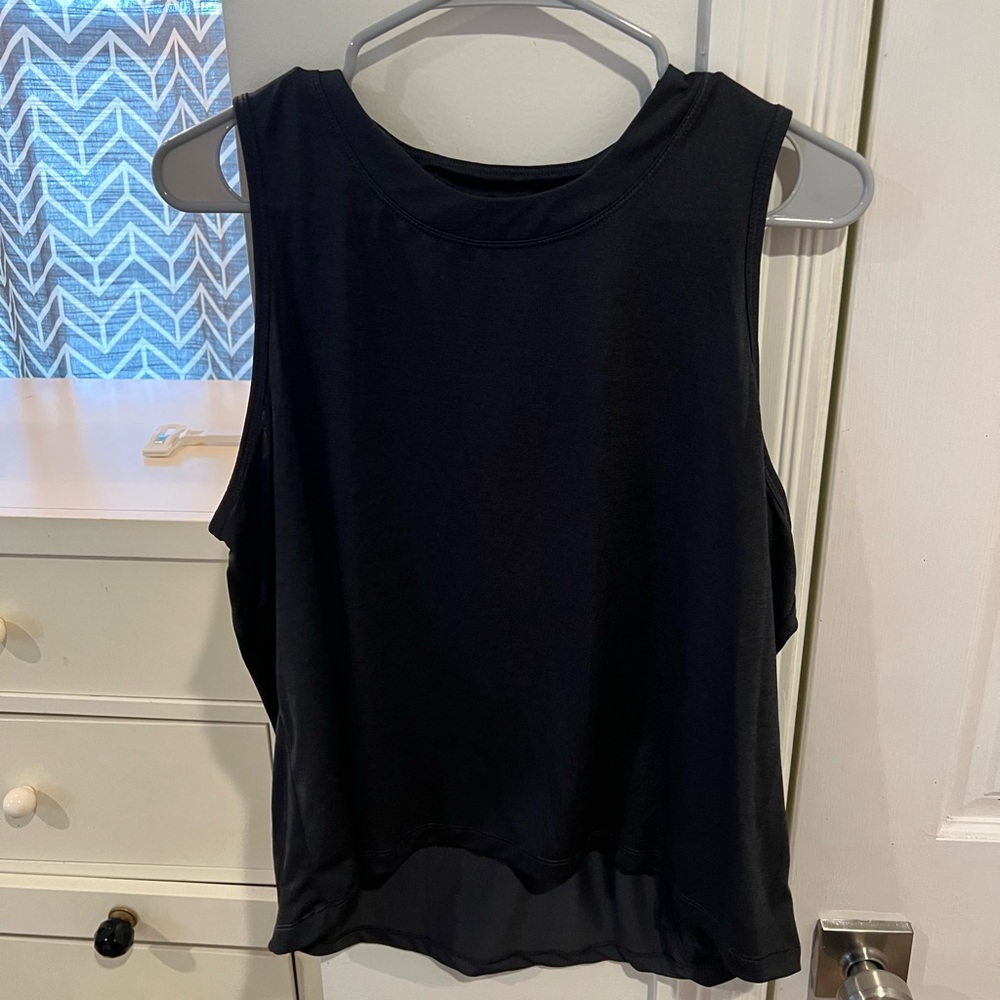 Athletic tank top